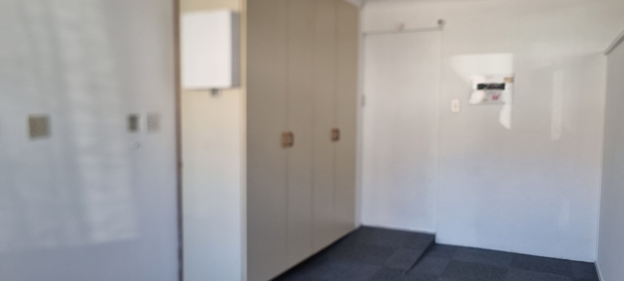 To Let 2 Bedroom Property for Rent in Fraaiuitsig Western Cape
